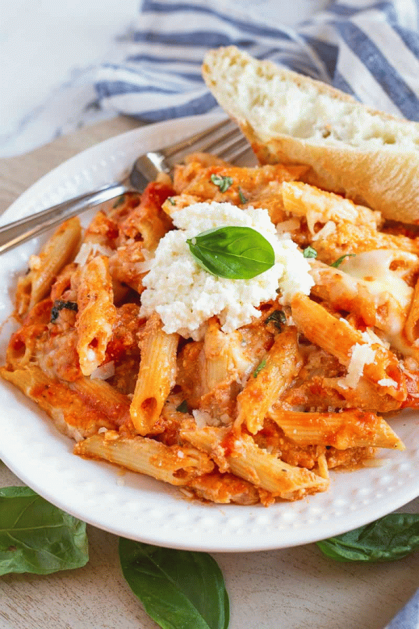 PENNE-PASTA-AND-CHEESE-CAKE